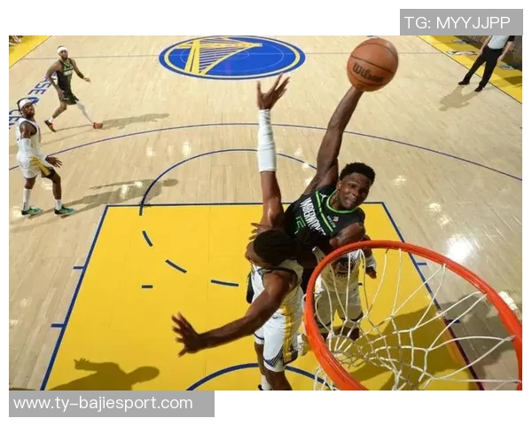 爱德华兹首节表现出色7投5中斩获12分并贡献1次抢断